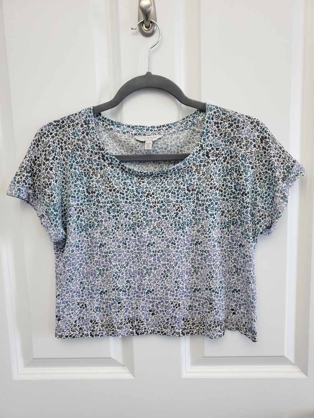 Lucky Brand Floral Short Sleeve Crop Top in Light Blue and White